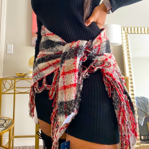 Super Soft Plaid Scarf - Picture 3 of 5